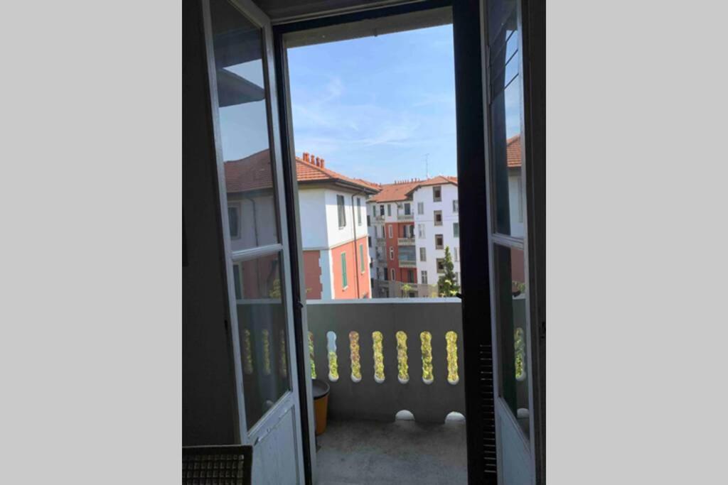 Appartamento splendido con tutti servizi in zona Navigli Milano Esterno foto